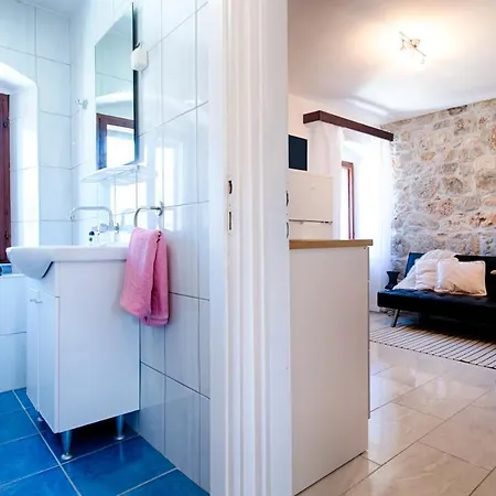 Villa Stone *