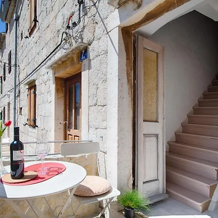 Villa Stone