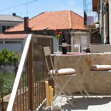 Villa Stone