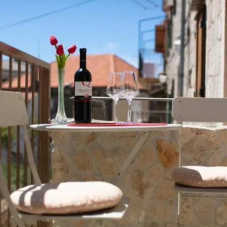 Villa Stone *